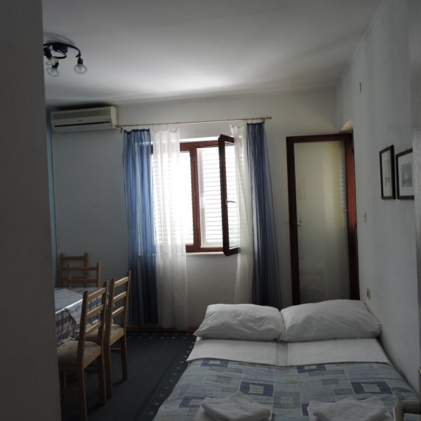 Apartman 4, Apartments Ivanov Novalja